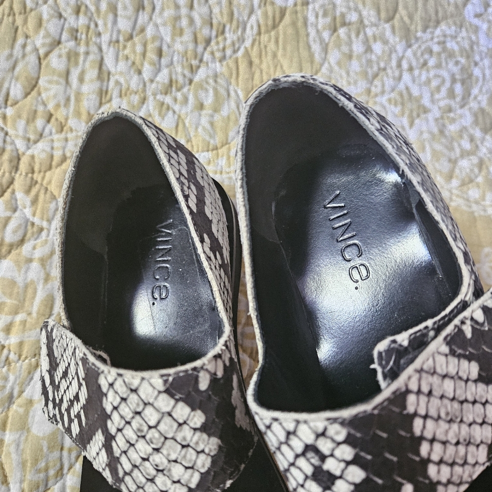 Vince Salina Python Print Sandals Size 8 - image 5
